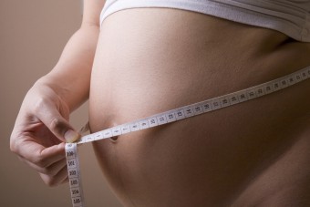 Чем опасен узкий таз при беременности?